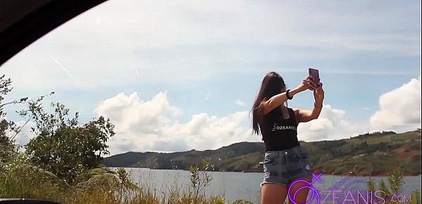  Tatiana Morales colombiana graba video casero en el lago calima chupada de pene el auto